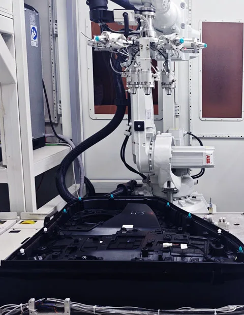 Robot inserts clip